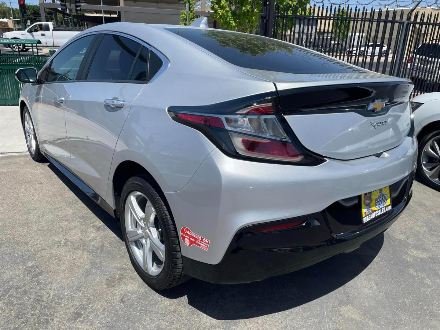 2018 SILVER /BLACK Chevrolet Volt LT (1G1RC6S57JU) with an 1.5L L4 DOHC 16V engine, CVT transmission, located at 744 E Miner Ave, Stockton, CA, 95202, (209) 944-5770, 37.956863, -121.282082 - Photo#10